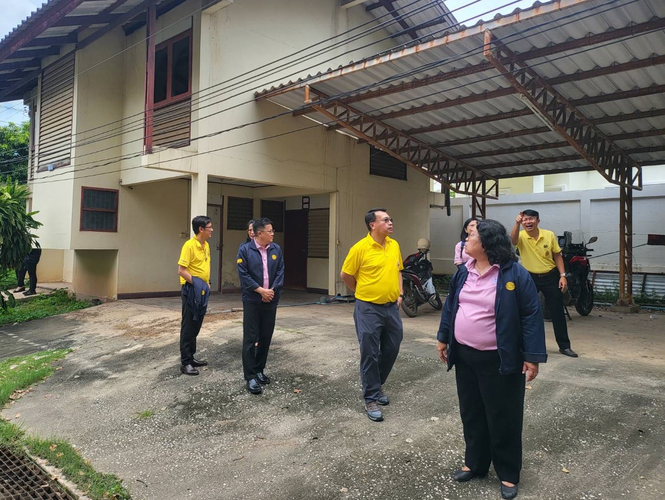 ﻿อธิบดีกรมบังคับคดีลงพื้นที่ตรวจดูอาคารที่พักอาศัยของเจ้าหน้าที่ สบจ.พิษณุโลก